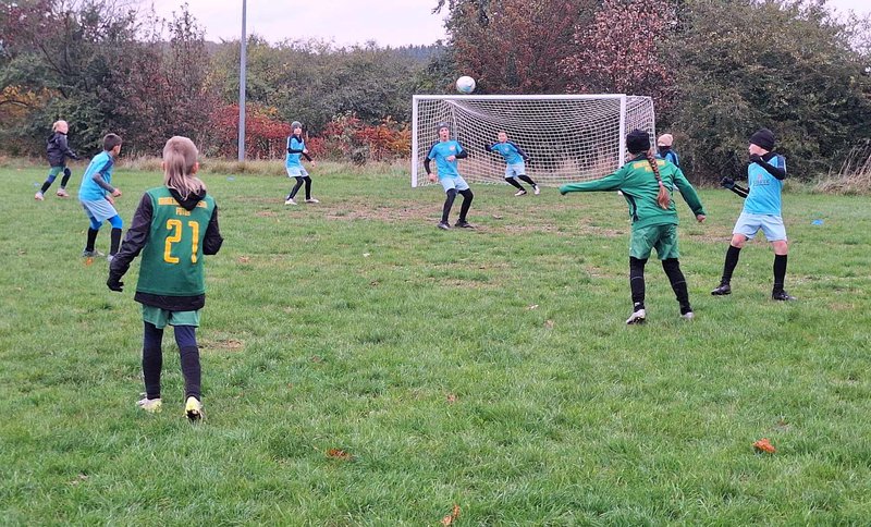 2024-IV-1 Futbol Base Kolnik5.jpg